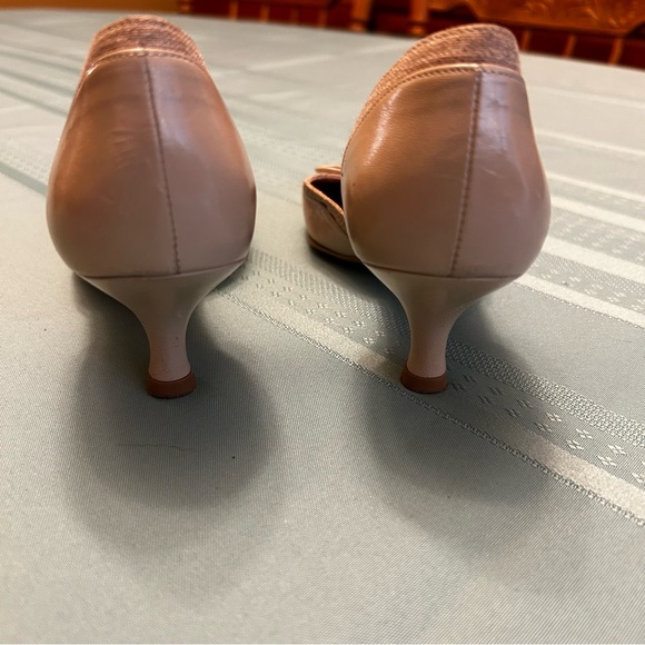 Stuart Weitzman EUC d’Orsay Kitten Heels Women’s Size 5 Square Toe Bow Detail - Picture 3 of 10